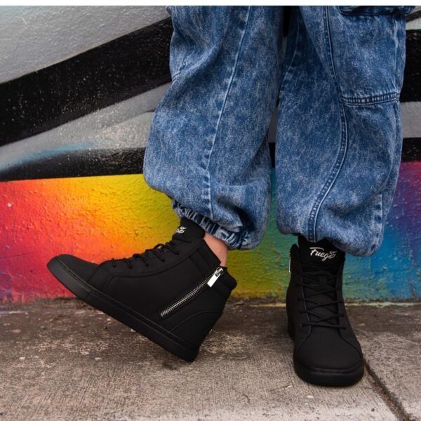 Fuego dansesko Wedge AllBlack